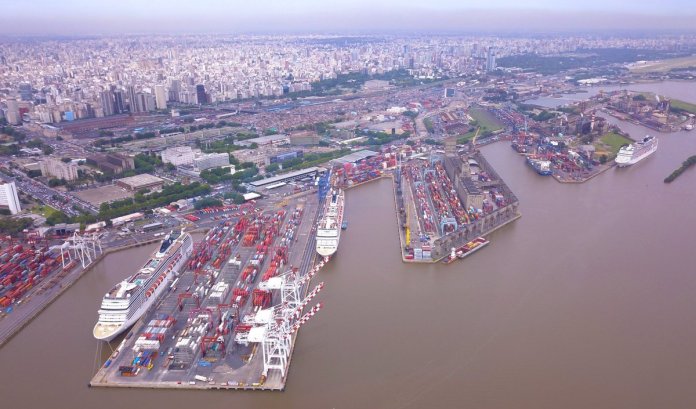 Entre prórroga y estatización, los gremios defienden el trabajo en el fin de la concesión de las terminales portuarias