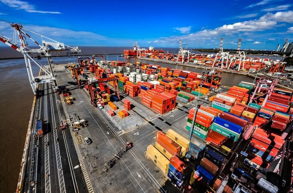 Portuarios llaman a un paro en repudio a la privatización de la terminal de Buenos Aires